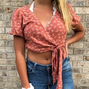 American Eagle floral top